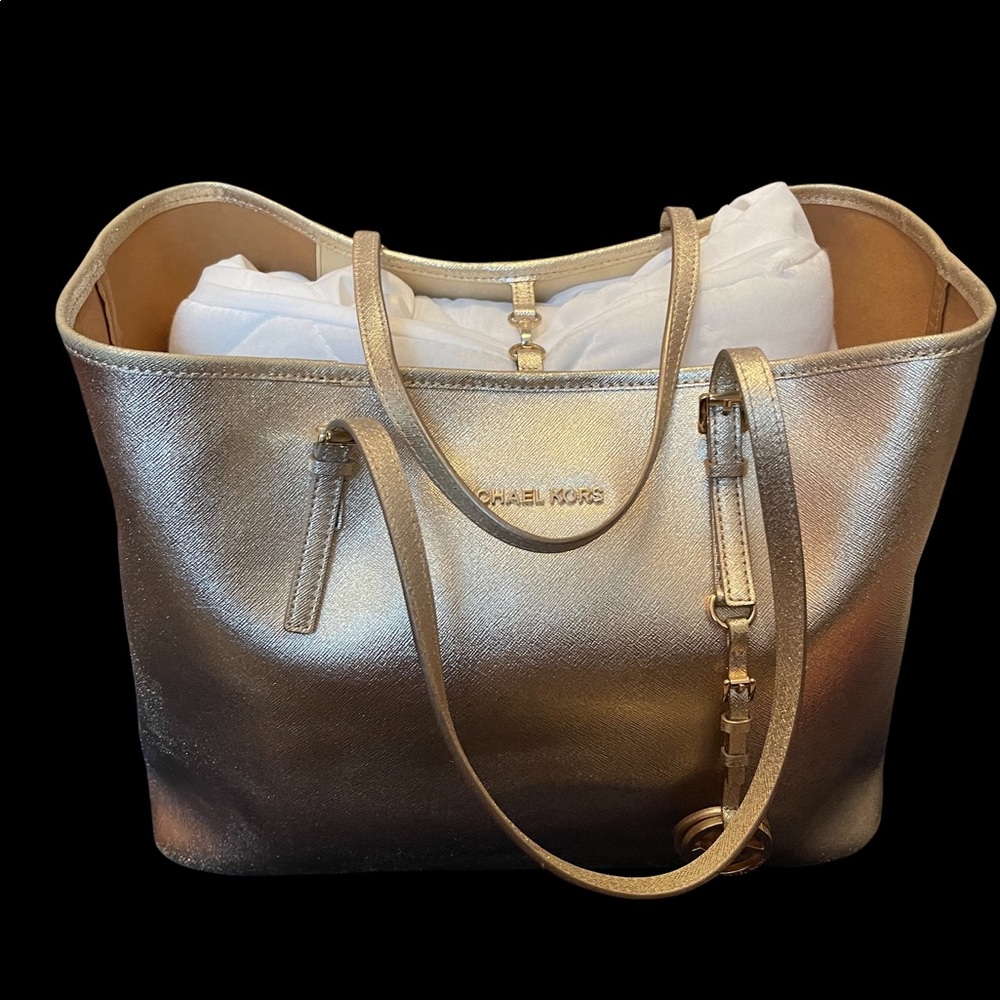 MICHAEL KORS LARGE PURSE!